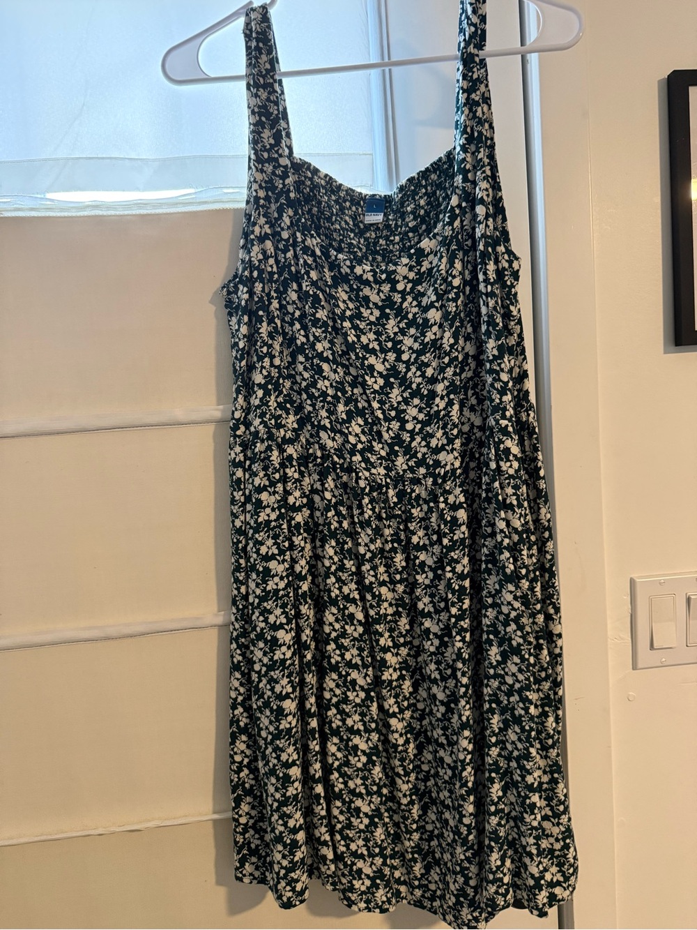 Old Navy Black/ dark green  & White Floral Midi Dress with pockets